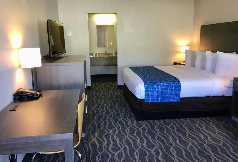 Люкс Deluxe Кровать Кинг, Travelodge Inn & Suites By Wyndham Missoula University Park