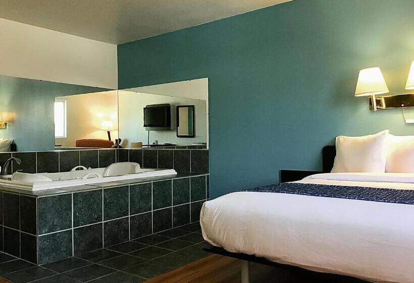 Студия Стандарт, Travelodge Inn & Suites By Wyndham Missoula University Park