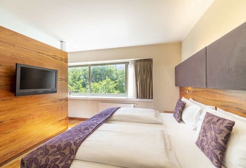 套房, Pakat Suites