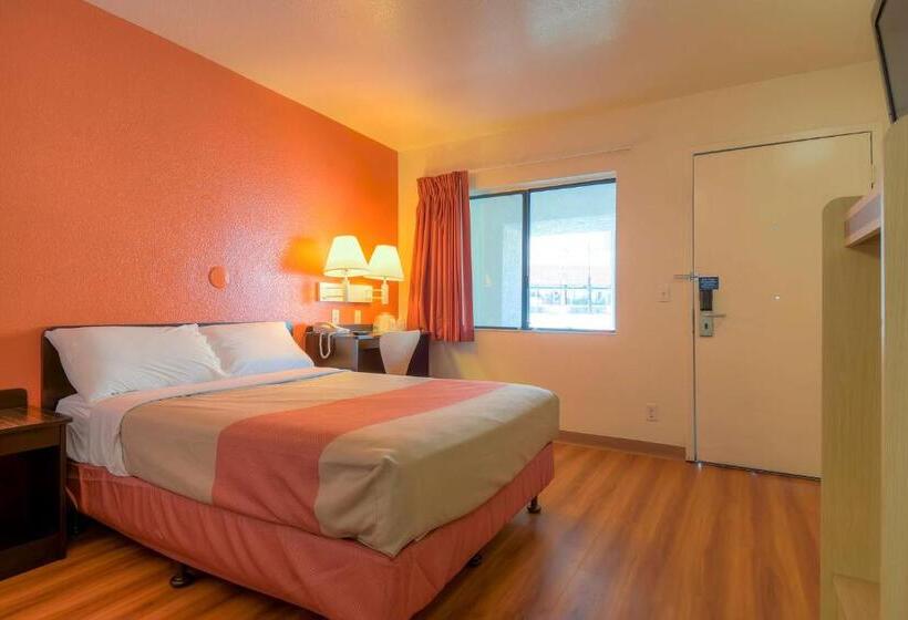 Habitación Estándar Adaptada para Discapacitados, Motel 6palm Springs, Ca  Downtown