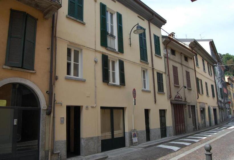 اتاق استاندارد سه نفره, La Corte Fiorita Como