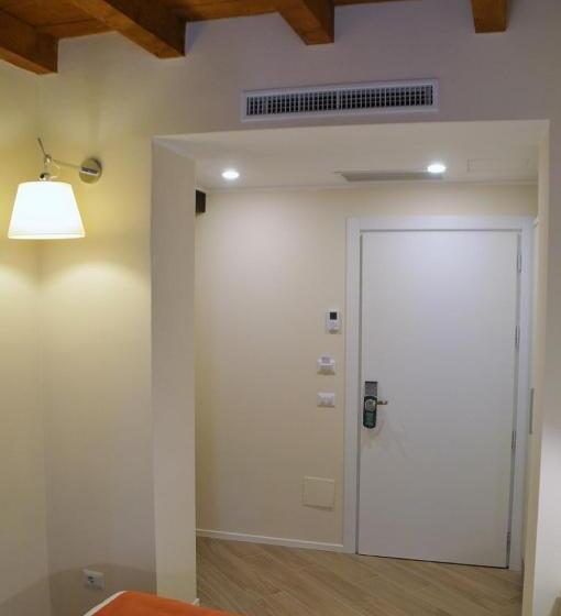 اتاق استاندارد, La Corte Fiorita Como
