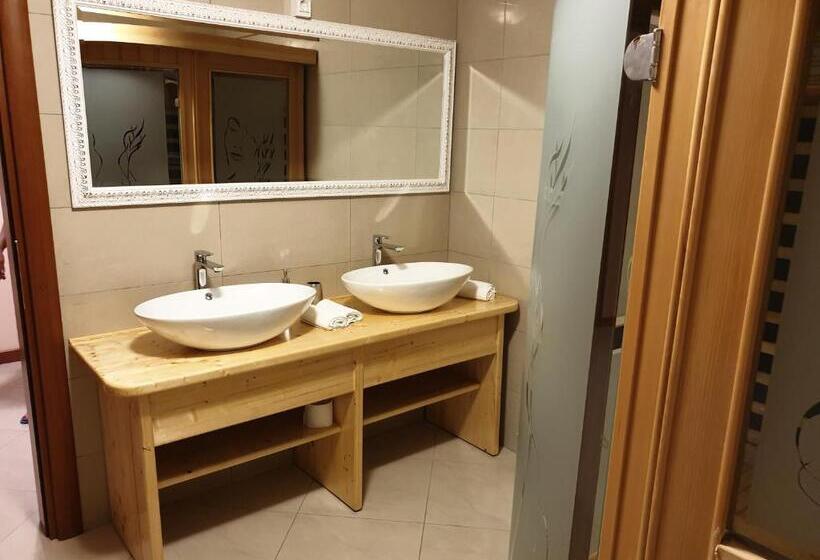 آپارتمان سوپریور 1 خوابه, Rooms & Apartments Giulia