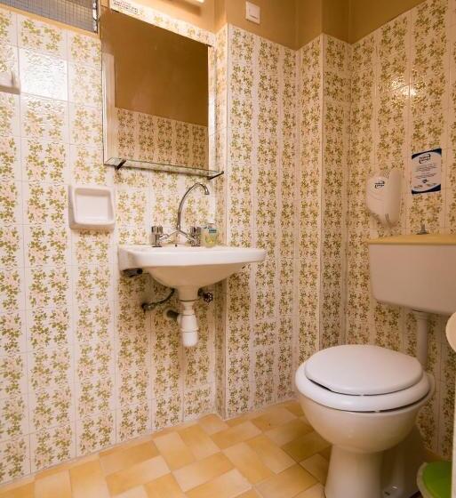 آپارتمان 2 خوابه, Southgate Apartments
