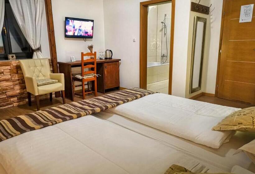 Номер Стандарт Вид на Сад, Etno Garden Exclusive Rooms