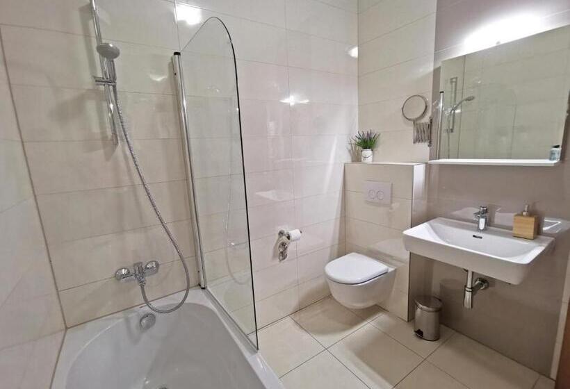 Номер Стандарт Трехместный, Etno Garden Exclusive Rooms