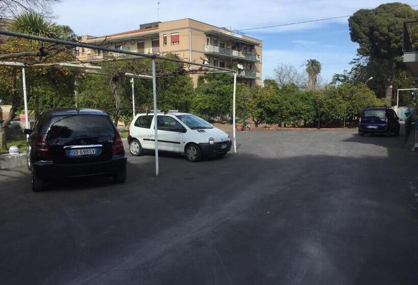 اتاق سه نفره سوپریور با چشم‌انداز دریا, Villa Leucatia