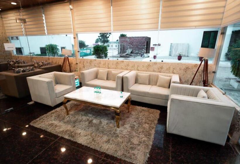 سوییت خانوادگی, Shivjot Farm & Resort Panchkula