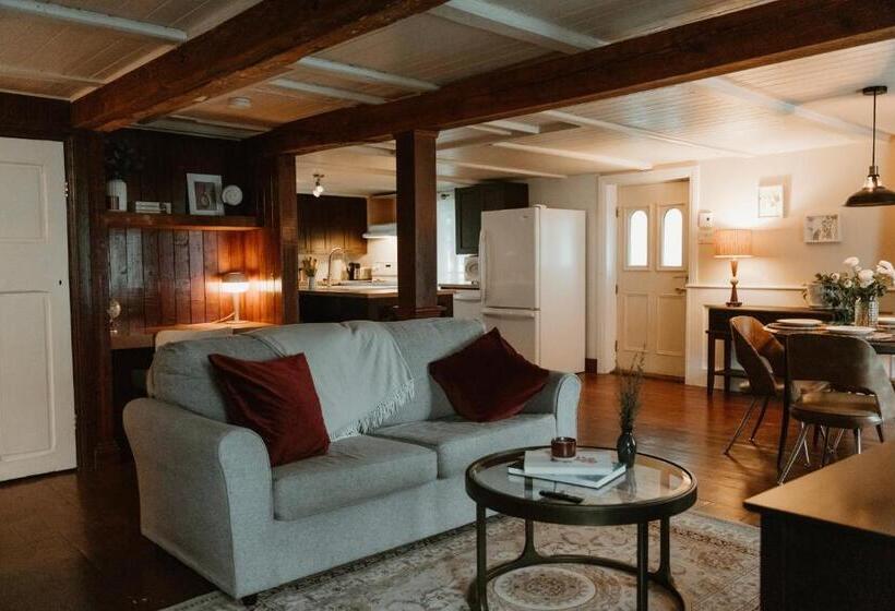 Дом 4 Спальни, Auberge De L'ouest