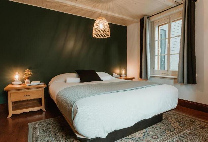 Дом 4 Спальни, Auberge De L'ouest
