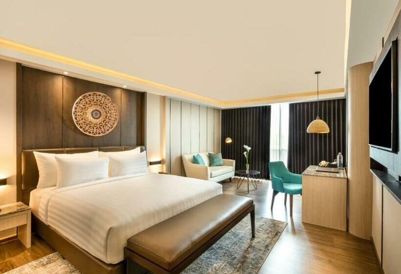 اتاق استاندارد با چشم‌انداز کوهستان, The Manohara Hotel Yogyakarta