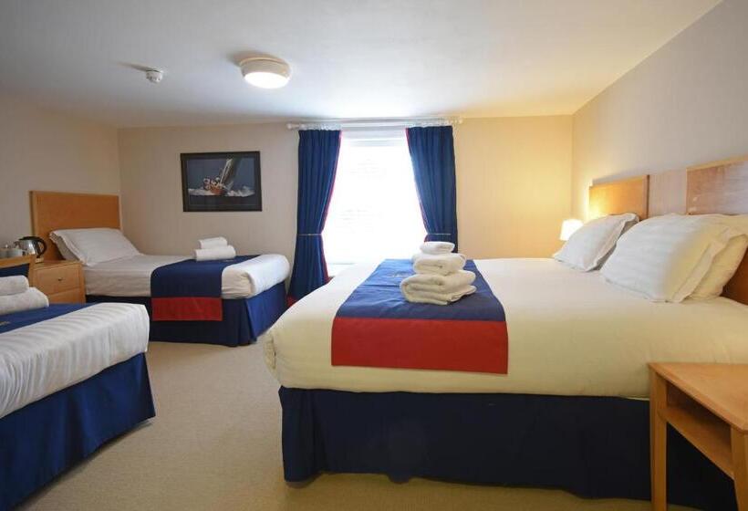 Семейный Номер, Royal Southern Yacht Club