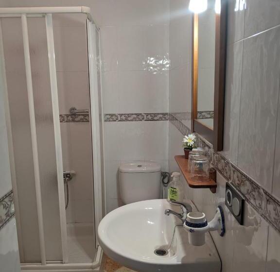 Номер Стандарт с Балконом, Hostal Moraima