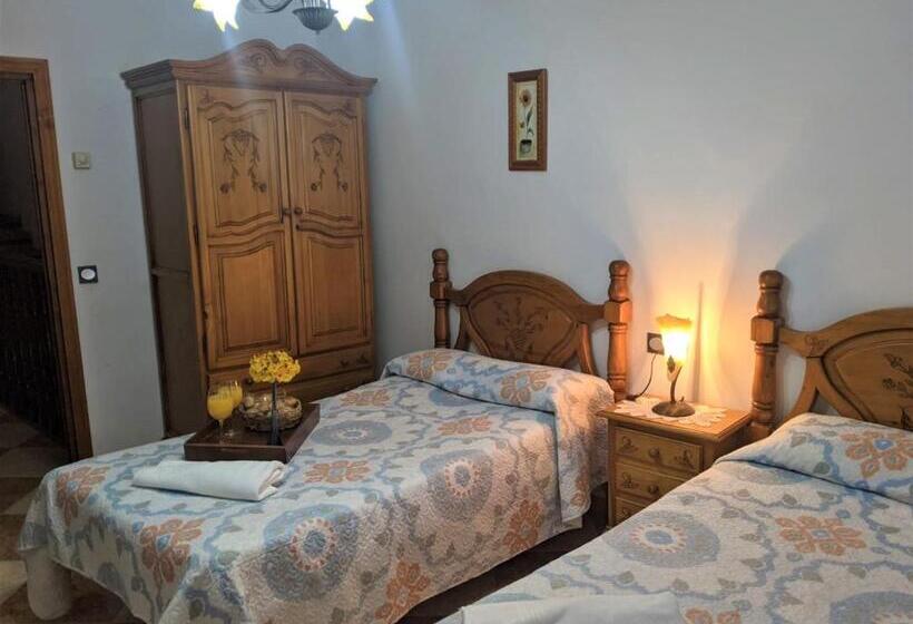 Номер Стандарт Вид на Горы, Hostal Moraima