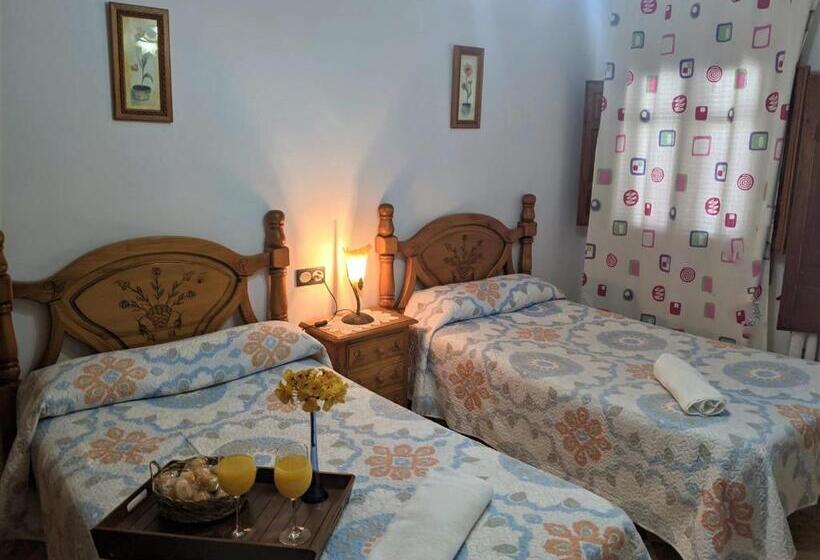 Номер Стандарт Вид на Горы, Hostal Moraima