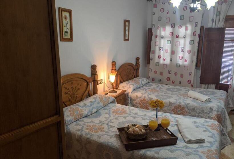 Номер Стандарт с Балконом, Hostal Moraima