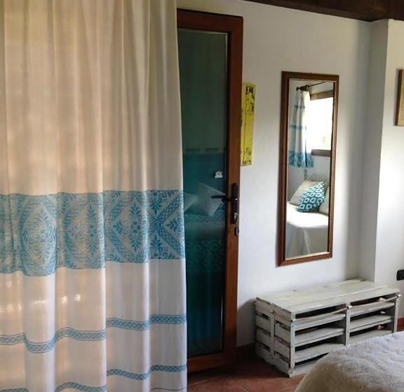 اتاق راحتی سه تخته, B&b La Tasgia