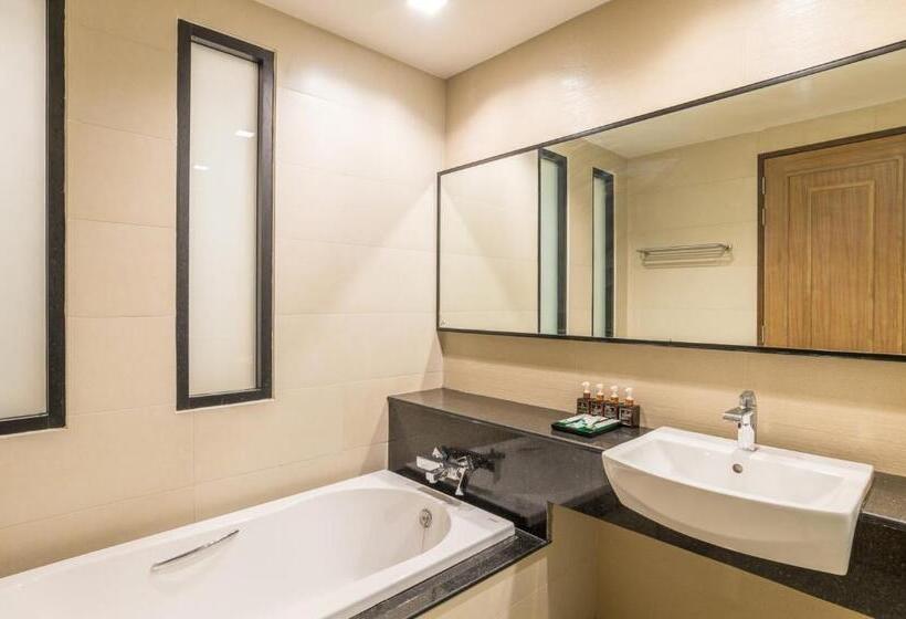 Студио Стандарт Вид на Бассейн, Ananta Burin Resort   Sha Extra Plus