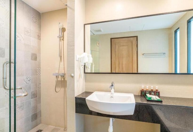Трехместный Номер Стандарт Вид на Бассейн, Ananta Burin Resort   Sha Extra Plus