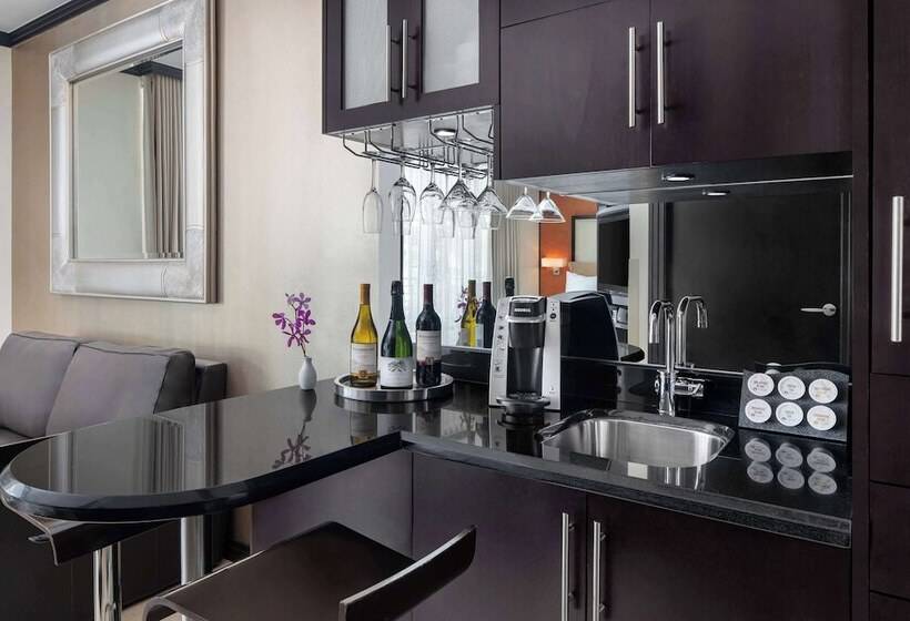 סוויטה, Z Ocean Hotel, Classico A Sonesta Collection