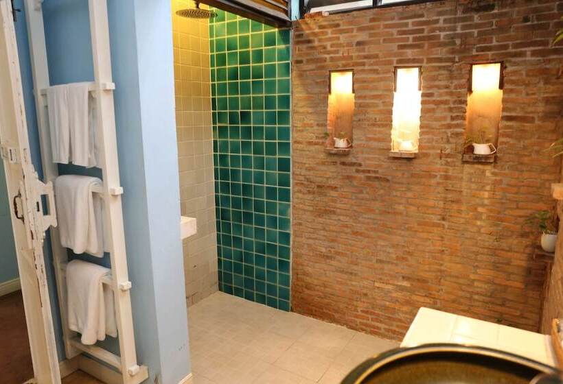 Номер Deluxe, Tharaburi Resort
