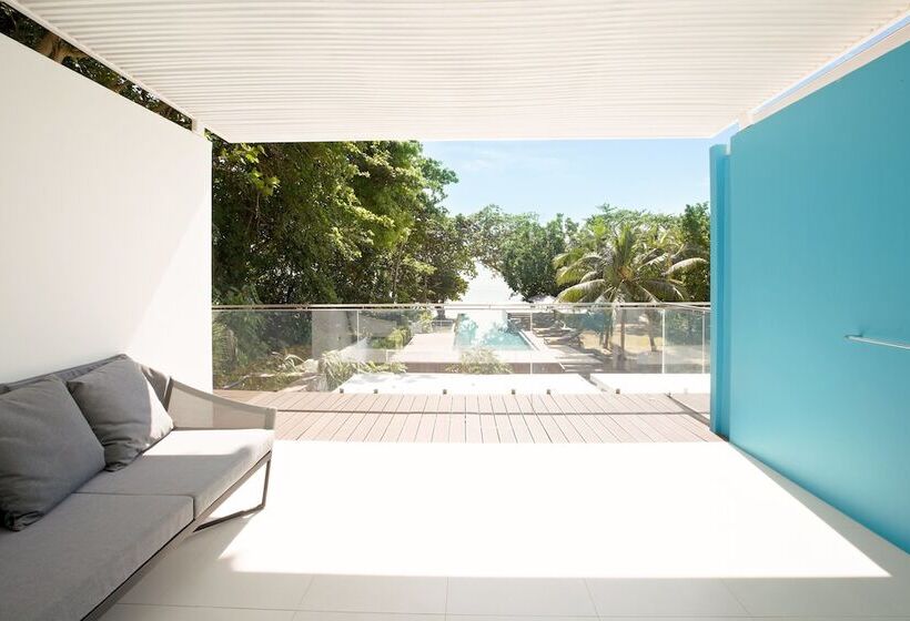 اتاق لوکس با چشم‌انداز دریا, Centara Q Resort Rayong