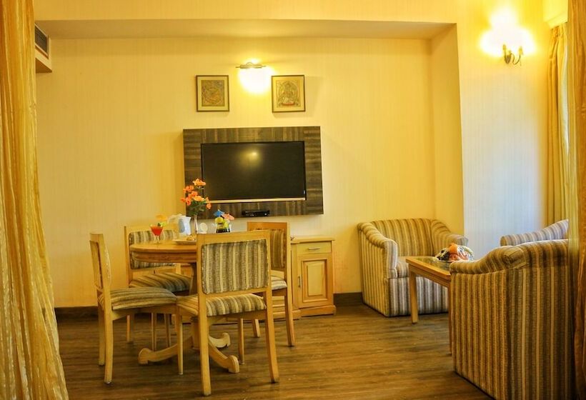 デラックスルーム, Dee Marks Hotel & Resorts