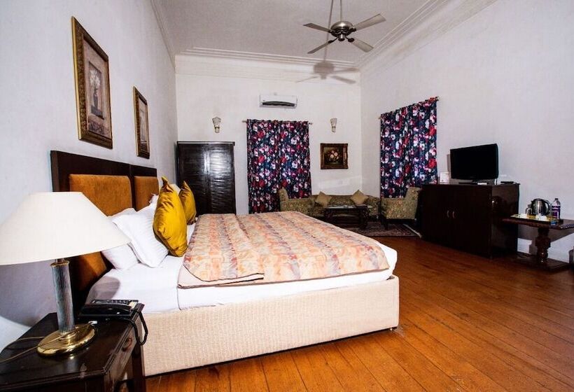 سوییت لوکس, Jayamahal Palace