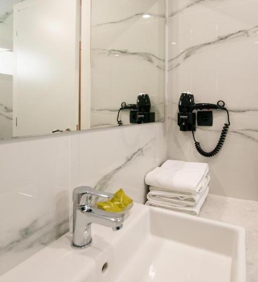 Полулюкс с Бассейном, Selini Suites & Waterpark