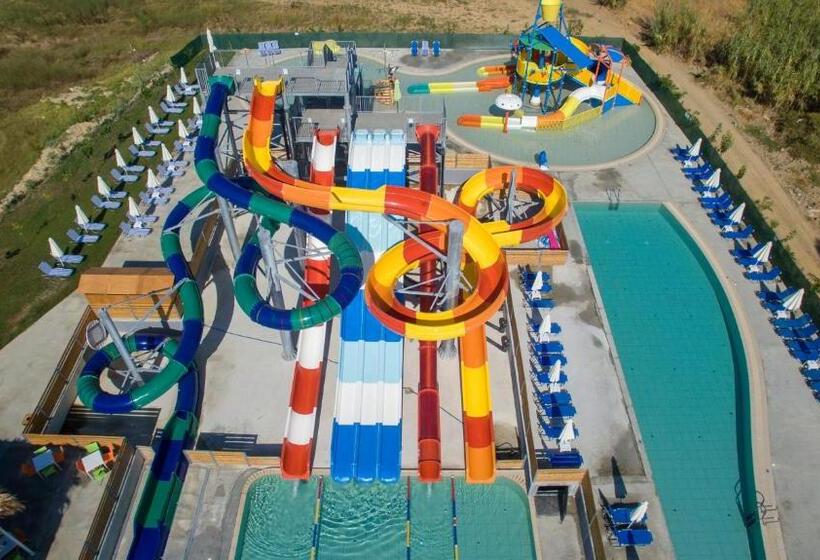 Полулюкс Вид на Бассейн, Selini Suites & Waterpark