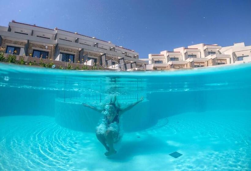 Полулюкс Вид на Бассейн, Selini Suites & Waterpark