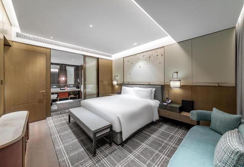 Люкс Кровать Кинг, Hualuxe Xi An Chanba, An Ihg
