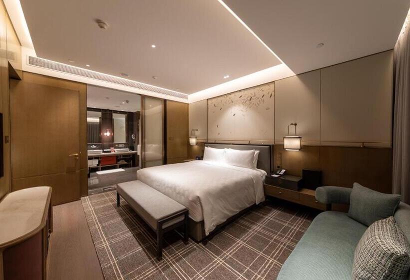 Люкс Кровать Кинг, Hualuxe Xi An Chanba, An Ihg