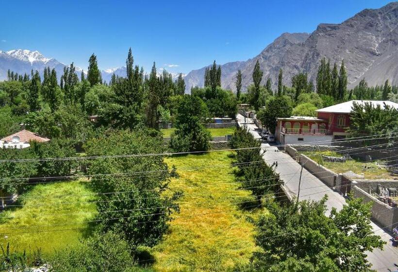 اتاق استاندارد با تخت بزرگ, Skardu Lodge