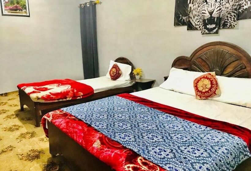 اتاق خانوادگی با چشم‌انداز باغ, Skardu Lodge