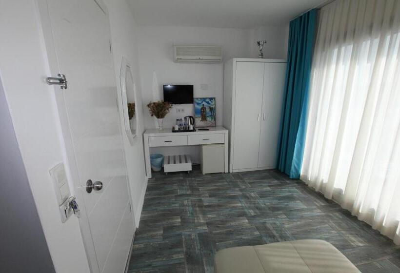 オーシャンビュースタンダードルームバルコニー付き, Larimar Hotel Cesme