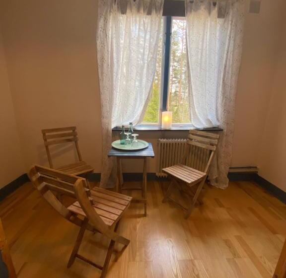 Номер Стандарт Четырехместный Совместный Санузел, Villa Karllösa Bed And Breakfast
