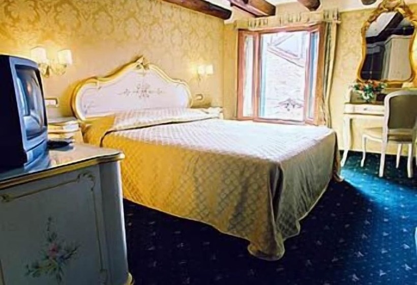 اتاق اکونومی, Locanda Correr