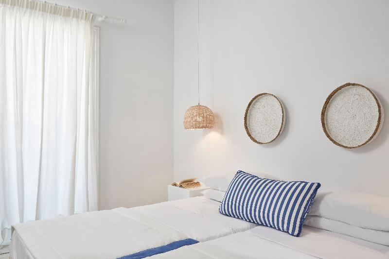 高级海景房, Mr. And Mrs. White Tinos