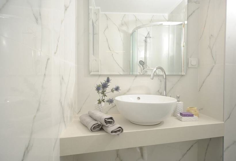 ジュニアスイート, Mythos Suites Boutique