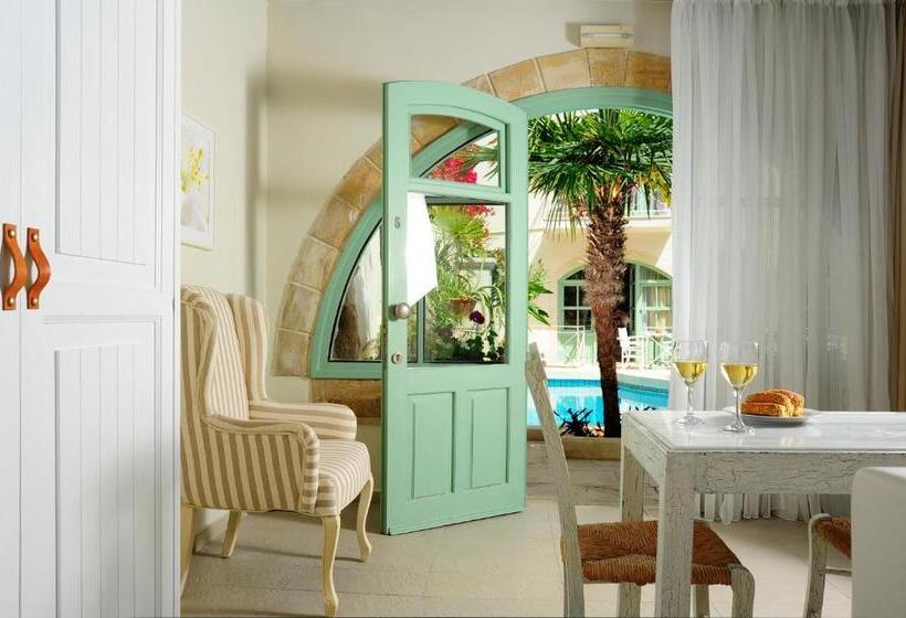 スタンダードスタジオ, Mythos Suites Boutique