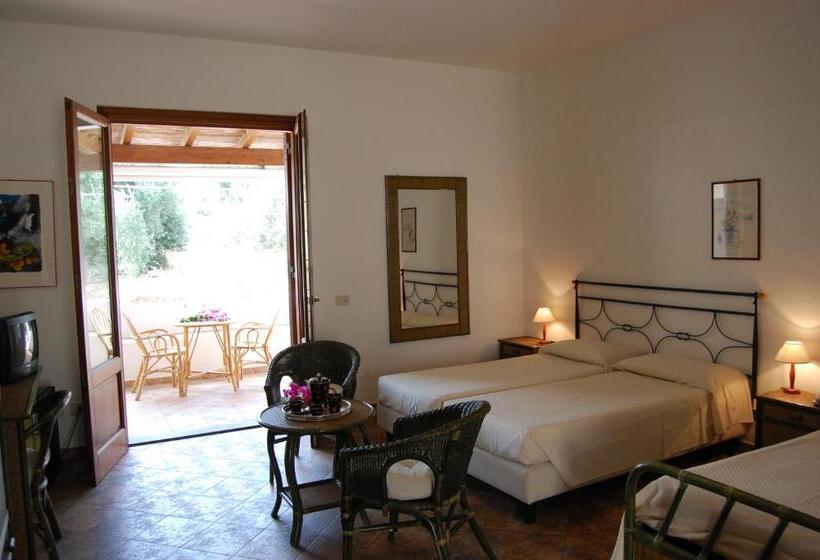 스탠다드 트리플 룸, Residence Hotel Baia Portinenti
