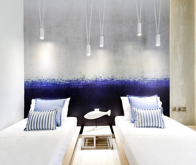 컴포트 룸, Privee Santorini