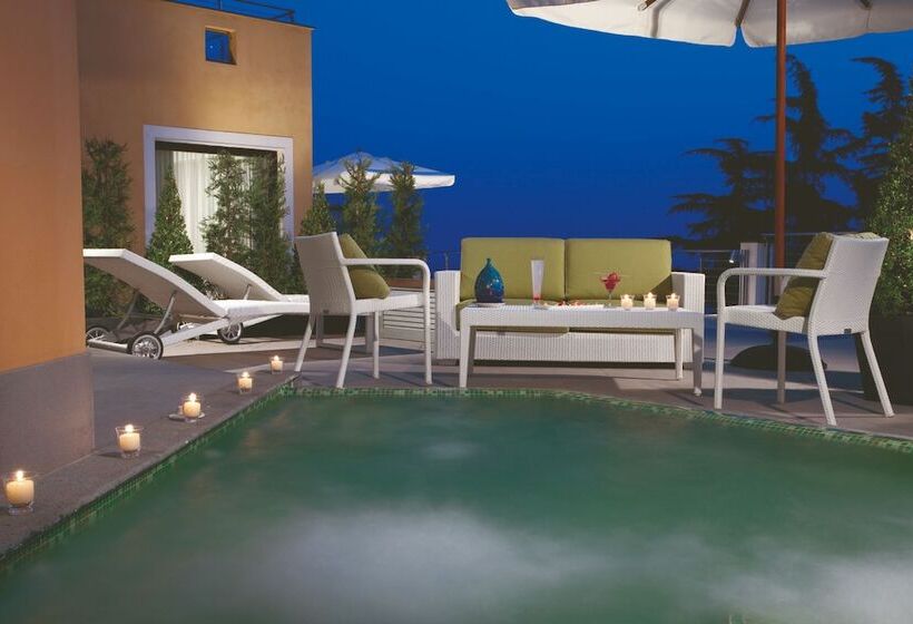 سوییت با چشم‌انداز دریا, Relais Paradiso