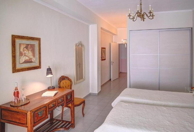 Трехместный Номер Deluxe Вид на Море, Villa Sevasti