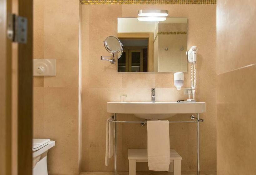 Classic Szoba, Vittoria Resort Pool & Spa