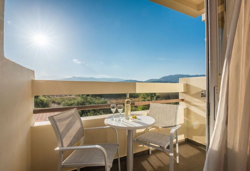 اتاق اساندارد با چشم‌انداز جانبی به دریا, Tylissos Beach Hotel   Adults Only