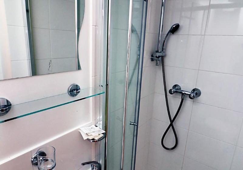 标准三人间, Albergo Stelvio