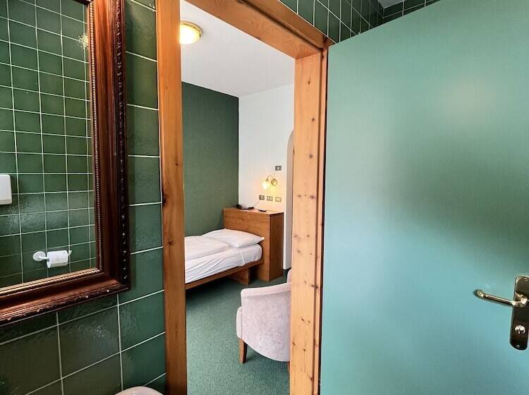 اتاق استاندارد یک نفره, B&b Garni Villa Campitello