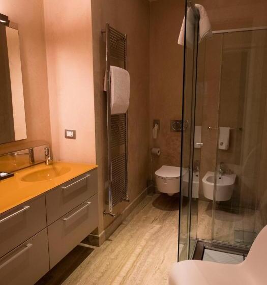 جناح جونيور, Escalus Luxury Suites Verona